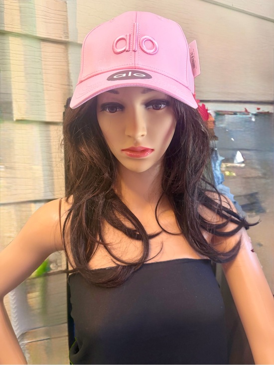 ALO Yoga Accessories - ALO Yoga Off Duty Candy Heart Light Sweet Pink Embroidered Logo Rare  Cap